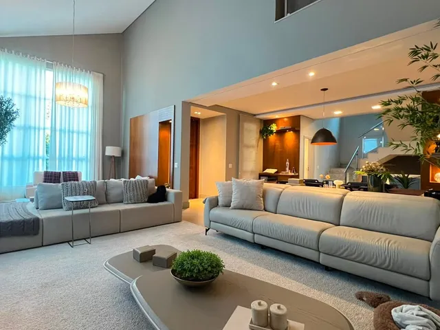 Casa com 500m² 4 quartos e 4 banheiros, à venda, no bairro Esperança em Londrina