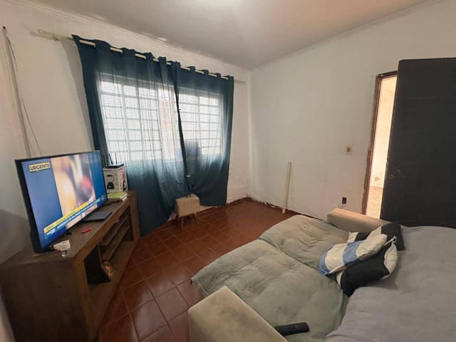 Casa com 250m² 3 quartos e 1 banheiro, à venda, no bairro Parque Valença II em Campinas