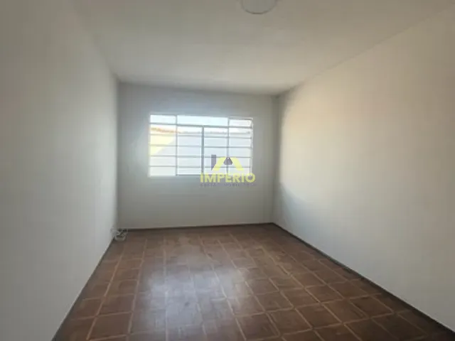 Casa 2 quartos e 1 banheiro, para alugar, no bairro Centro em Salto