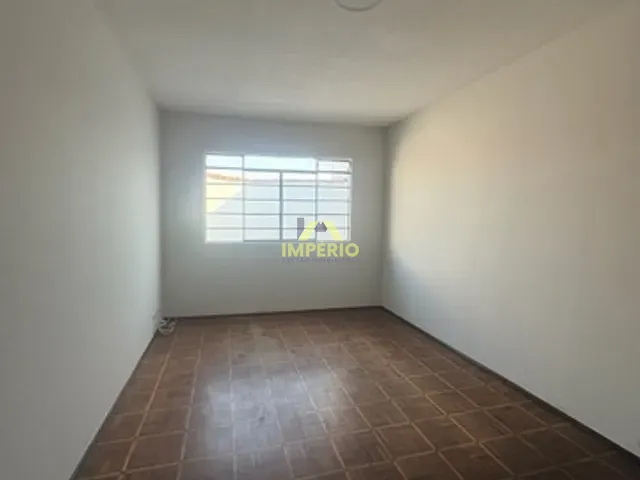 Casa 2 quartos e 1 banheiro, para alugar, no bairro Centro em Salto