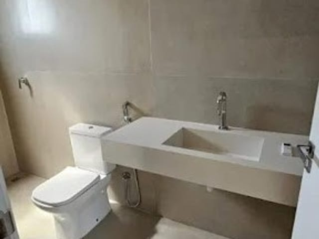 Casa 3 quartos e 4 banheiros, à venda, no bairro Jardim Imperial em Cuiabá