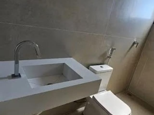 Casa 3 quartos e 4 banheiros, à venda, no bairro Jardim Imperial em Cuiabá