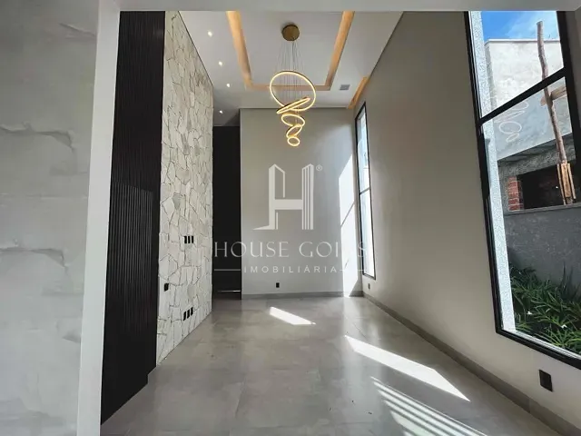Casa com 300m² 3 quartos e 4 banheiros, à venda, no bairro Parqville Pinheiros em Aparecida de Goiânia