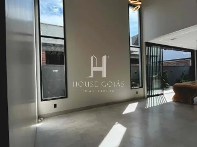 Casa com 300m² 3 quartos e 4 banheiros, à venda, no bairro Parqville Pinheiros em Aparecida de Goiânia