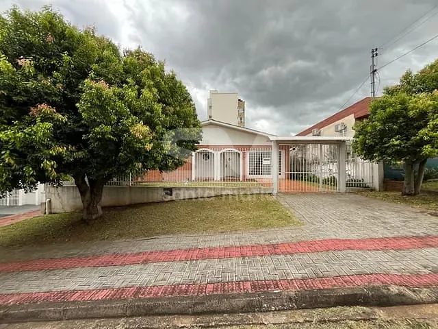 Casa com 600m² 5 quartos e 2 banheiros, à venda, no bairro Jardim Itália em Chapecó