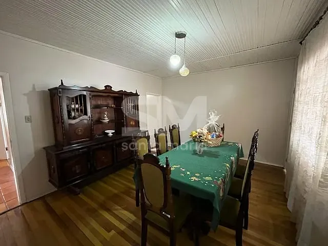 Casa com 600m² 5 quartos e 2 banheiros, à venda, no bairro Jardim Itália em Chapecó