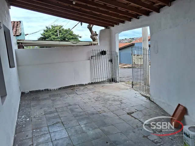 Casa 2 quartos e 1 banheiro, para alugar, no bairro Jardim de Éden em Nova Odessa