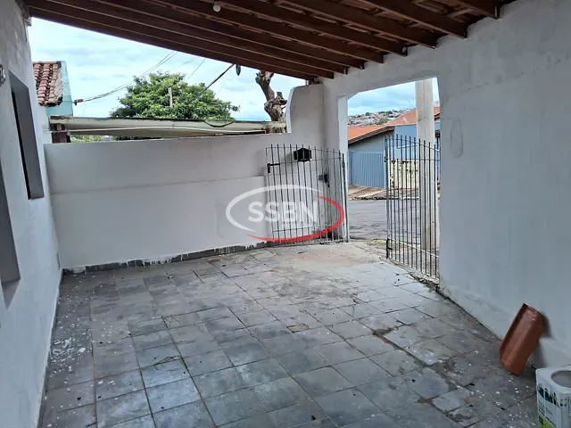 Casa 2 quartos e 1 banheiro, para alugar, no bairro Jardim de Éden em Nova Odessa