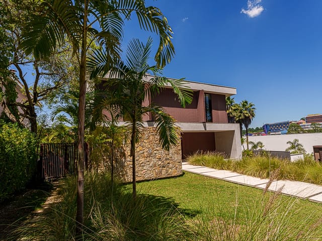 Casa com 1000m² 5 quartos e 5 banheiros, à venda, no bairro Alphaville em Santana de Parnaíba