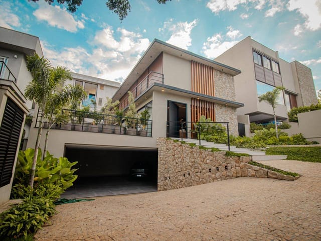 Casa com 550m² 4 quartos e 6 banheiros, à venda, no bairro Tamboré em Santana de Parnaíba