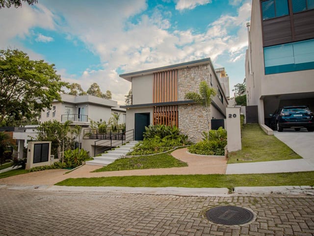 Casa com 550m² 4 quartos e 6 banheiros, à venda, no bairro Tamboré em Santana de Parnaíba