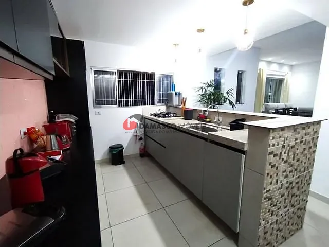 Casa com 154m² 4 quartos e 4 banheiros, à venda, no bairro Nova Gerti em São Caetano do Sul