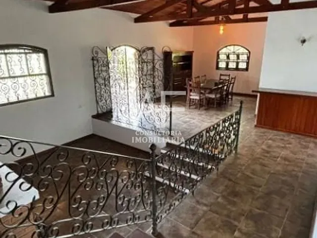 Casa com 2050m² 3 quartos e 3 banheiros, à venda, no bairro Chácaras Cataguá em Taubaté