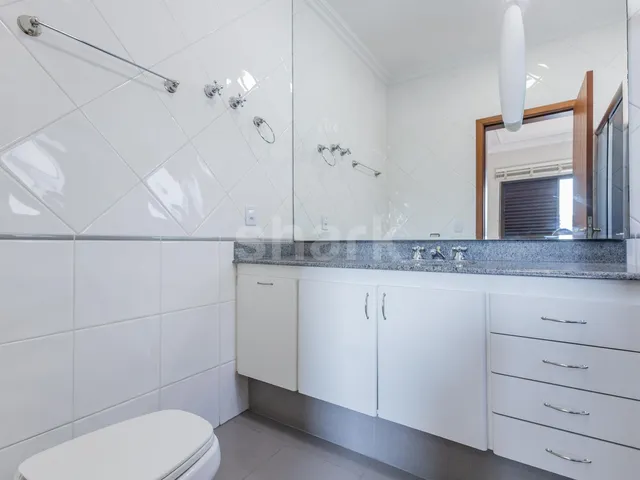 Casa com 360m² 4 quartos e 6 banheiros, à venda ou para alugar, no bairro Alphaville em Santana de Parnaíba
