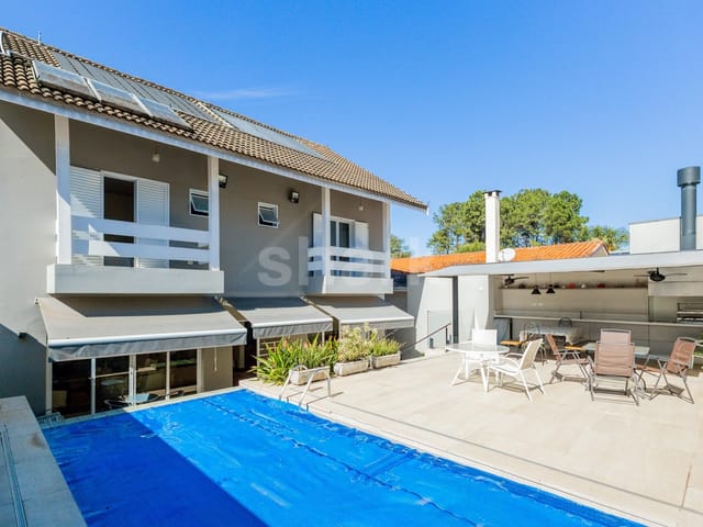 Casa com 450m² 4 quartos e 5 banheiros, à venda ou para alugar, no bairro Alphaville em Santana de Parnaíba