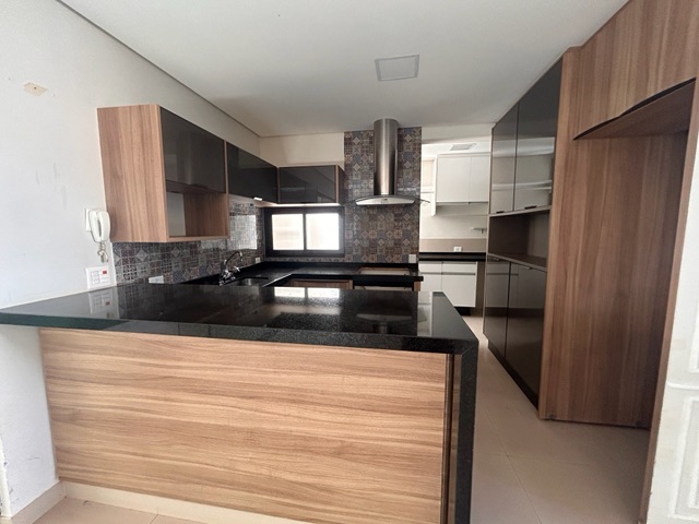 Casa com 270m² 3 quartos e 3 banheiros, à venda, no bairro Prime House Condomínio Residencial em Londrina