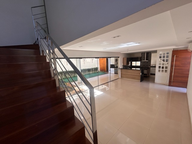Casa com 270m² 3 quartos e 3 banheiros, à venda, no bairro Prime House Condomínio Residencial em Londrina