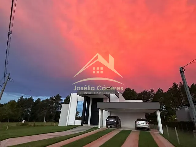 Casa com 1500m² 6 quartos e 5 banheiros, à venda, no bairro rua do contorno em Chapada dos Guimarães