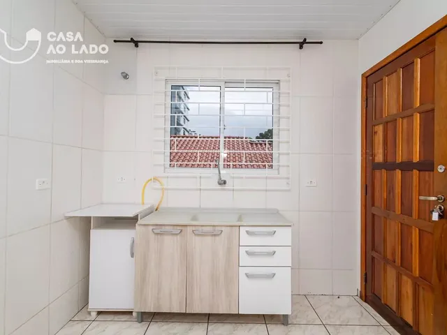 Casa 2 quartos e 1 banheiro, para alugar, no bairro Vila Izabel  em Curitiba