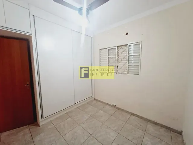 Casa com 200m² 3 quartos e 2 banheiros, à venda, no bairro Conjunto Habitacional Costa do Sol em São José do Rio Preto