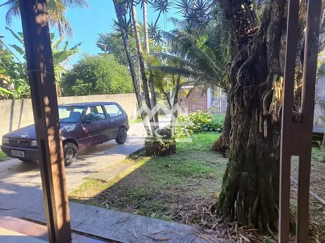 Casa com 717m² 5 quartos e 4 banheiros, à venda, no bairro Martim de Sá em Caraguatatuba