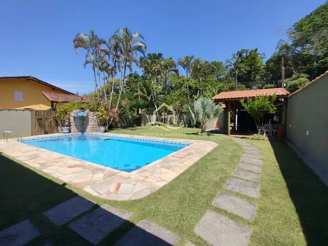 Casa com 400m² 3 quartos e 3 banheiros, à venda, no bairro Boracéia em São Sebastião