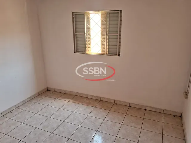 Casa 2 quartos e 1 banheiro, para alugar, no bairro Centro em Nova Odessa