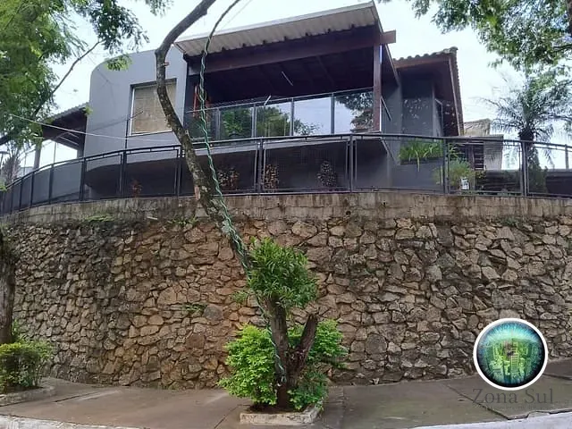 Casa com 495m² 3 quartos e 3 banheiros, à venda ou para alugar, no bairro Vila Domingues em Votorantim