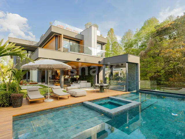 Casa com 709m² 5 quartos e 8 banheiros, à venda, no bairro Tamboré 11 em SANTANA DE PARNAÍBA