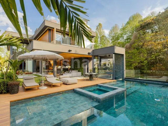 Casa com 709m² 5 quartos e 8 banheiros, à venda, no bairro Tamboré 11 em SANTANA DE PARNAÍBA