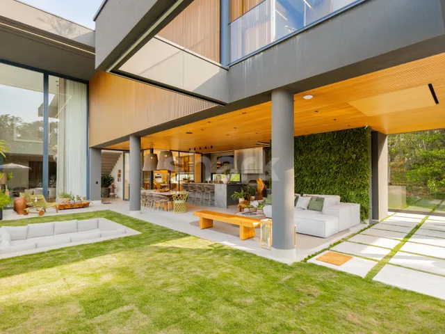Casa com 709m² 5 quartos e 8 banheiros, à venda, no bairro Tamboré 11 em SANTANA DE PARNAÍBA