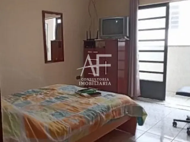 Casa com 300m² 3 quartos e 3 banheiros, à venda, no bairro Residencial Estoril em Taubaté