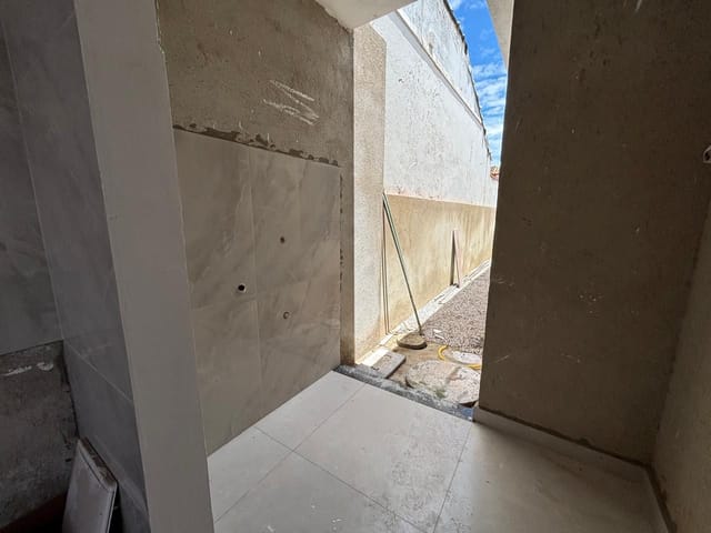 Casa com 180m² 3 quartos e 2 banheiros, à venda, no bairro Riviera Fluminense em Macaé