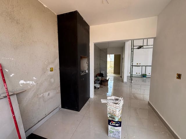 Casa com 180m² 3 quartos e 2 banheiros, à venda, no bairro Riviera Fluminense em Macaé