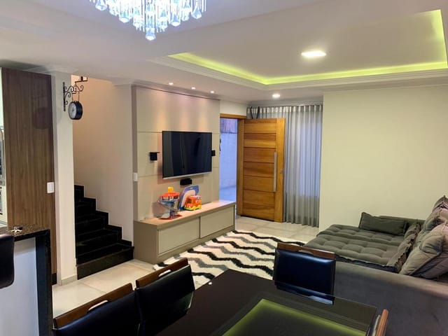 Casa com 117m² 3 quartos e 4 banheiros, à venda, no bairro Nova Rússia em Ponta Grossa