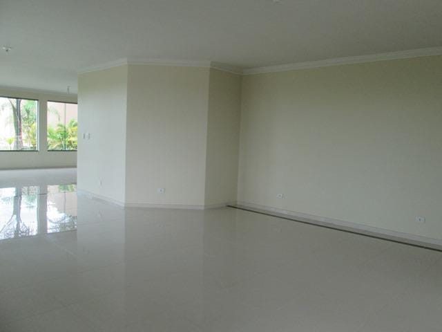 Casa com 1000m² 4 quartos e 4 banheiros, à venda ou para alugar, no bairro Urbanova em São José dos Campos