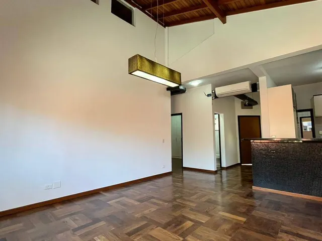 Casa com 300m² 4 quartos e 3 banheiros, para alugar, no bairro Operária em Londrina