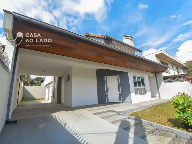 Casa 3 quartos e 5 banheiros, para alugar, no bairro São Lourenço em Curitiba