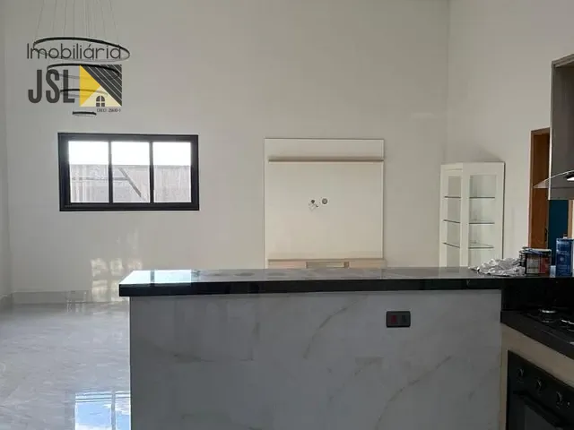 Casa com 300m² 3 quartos e 2 banheiros, à venda, no bairro Condomínio Terras do Vale em Caçapava