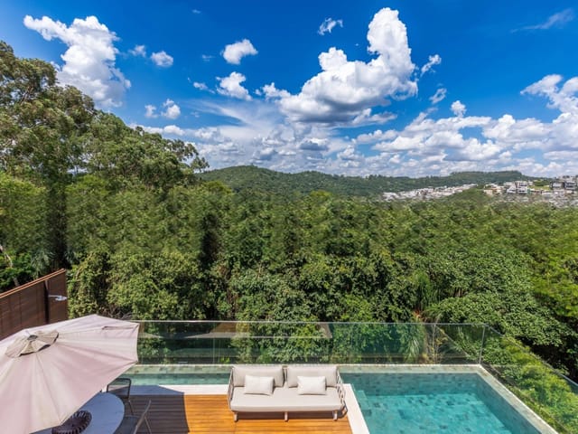 Casa com 600m² 4 quartos e 7 banheiros, à venda, no bairro Alphaville em Santana de Parnaíba