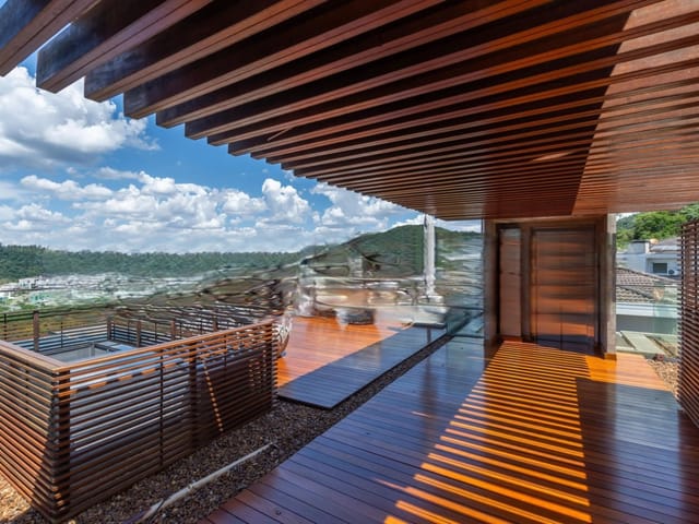 Casa com 600m² 4 quartos e 7 banheiros, à venda, no bairro Alphaville em Santana de Parnaíba