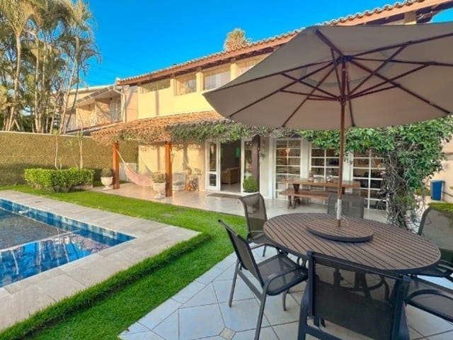 Casa com 421m² 5 quartos e 6 banheiros, à venda, no bairro Alphaville em Santana de Parnaíba