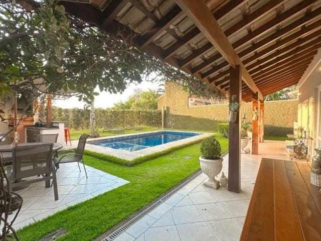 Casa com 421m² 5 quartos e 6 banheiros, à venda, no bairro Alphaville em Santana de Parnaíba