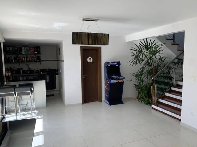 Casa com 378m² 4 quartos e 6 banheiros, à venda, no bairro Alphaville em Santana de Parnaíba