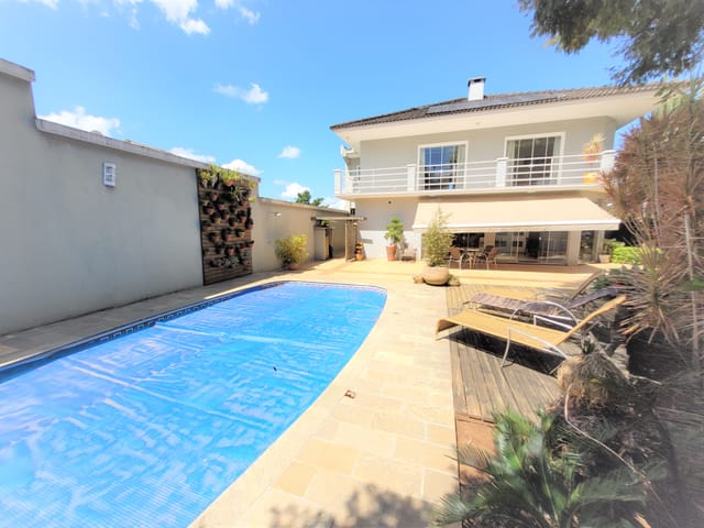 Casa com 448m² 4 quartos e 4 banheiros, à venda, no bairro Oficinas em Ponta Grossa
