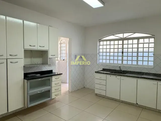 Casa com 360m² 4 quartos e 3 banheiros, à venda, no bairro Jardim D'Icaraí em Salto
