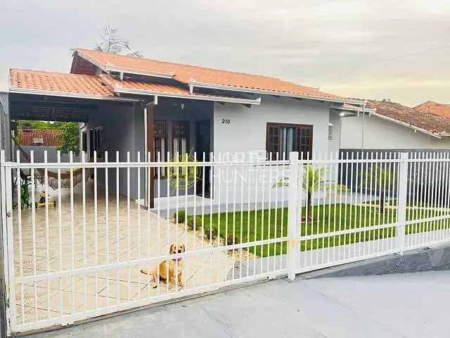 Casa com 110m² 3 quartos e 2 banheiros, à venda, no bairro Itinga em Joinville