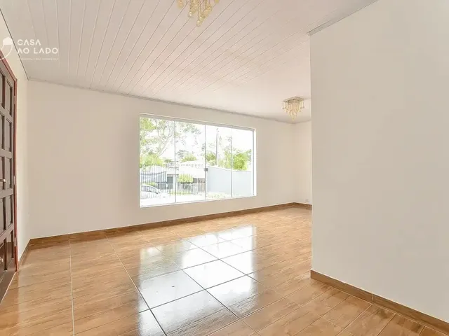 Casa 4 quartos e 4 banheiros, para alugar, no bairro Portão em Curitiba