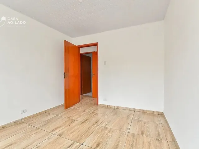 Casa 4 quartos e 4 banheiros, para alugar, no bairro Portão em Curitiba