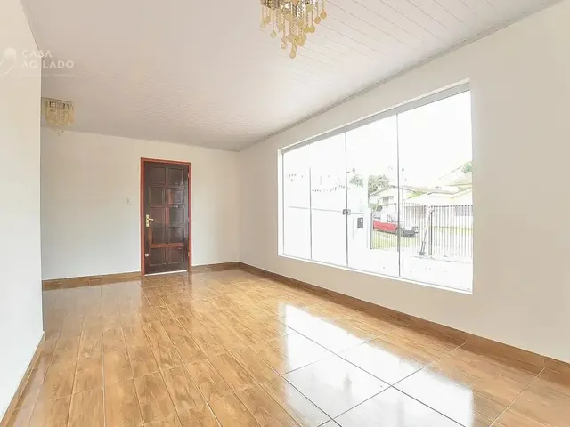 Casa 4 quartos e 4 banheiros, para alugar, no bairro Portão em Curitiba